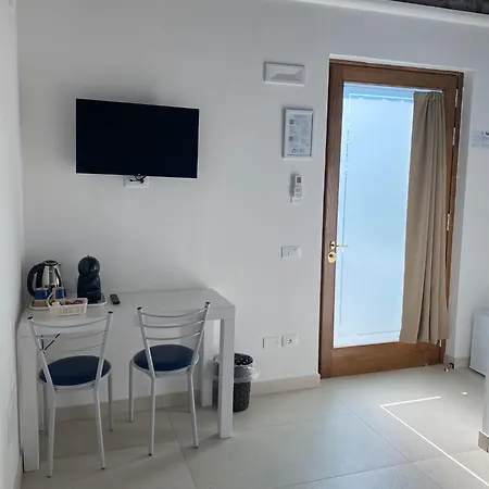 게스트하우스 Torre Delle Grazie Sorrento 비코에쿠엔세